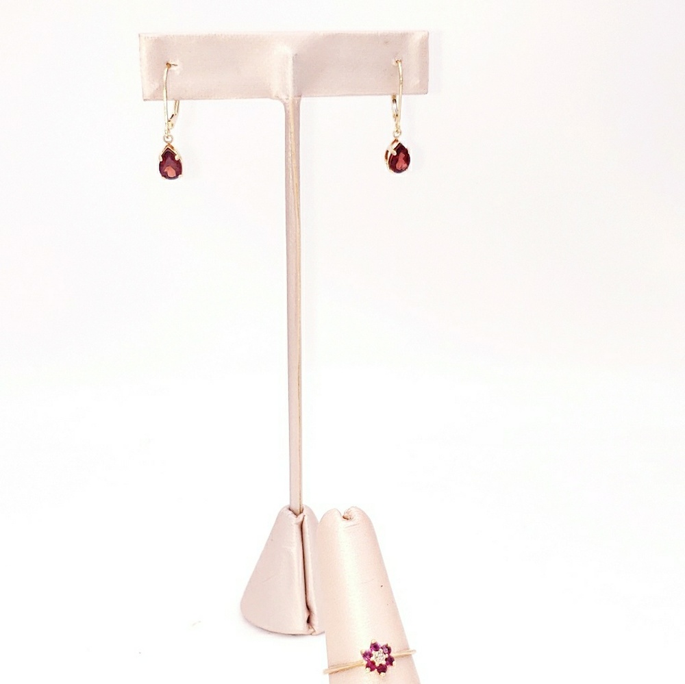 Garnet and diaomond stone on 14k solid gold